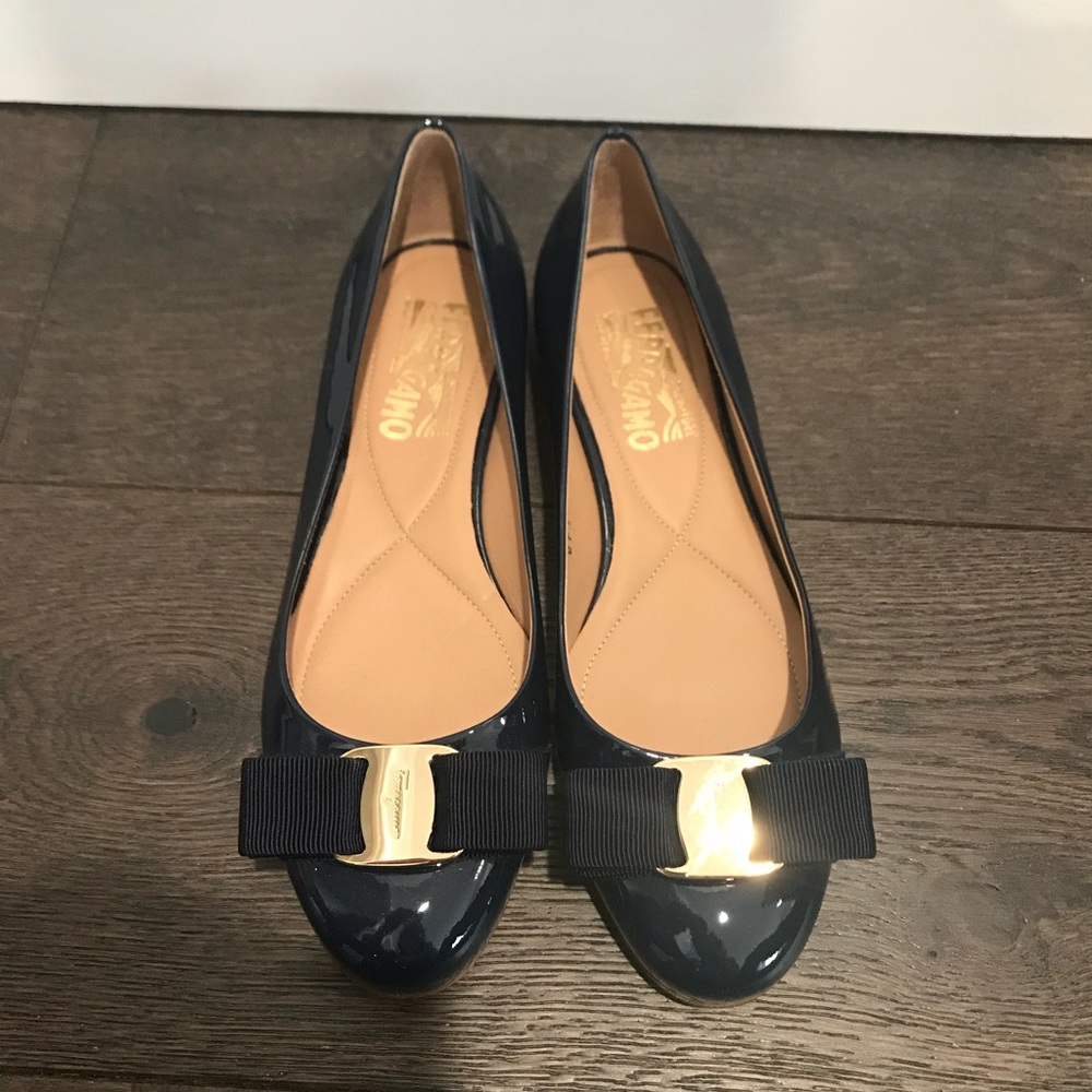 SOLD!NWOB Salvatore Ferragamo Varina Flat, Navy,6b